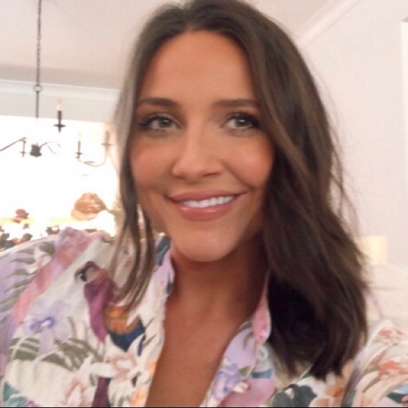 Meet your Posher, Lauren - Picture 1 of 1